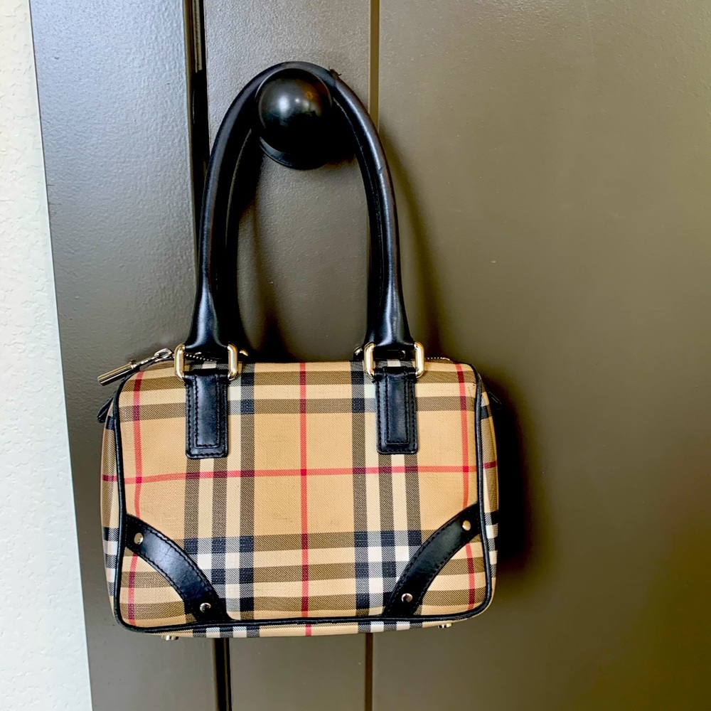 Burberry nova check purse & wallet.